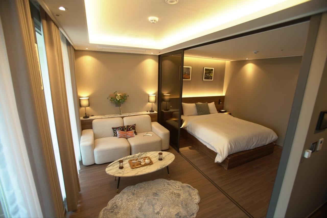 Sienna Ambassador Residence Busan Eksteriør billede
