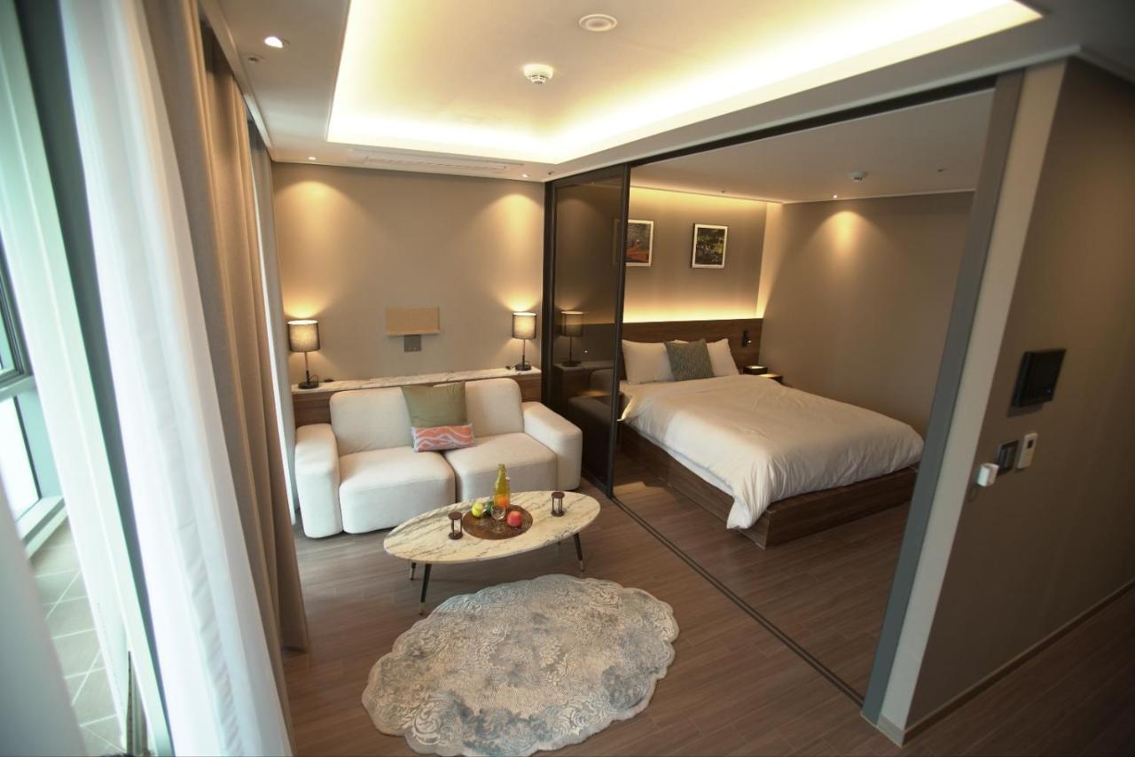 Sienna Ambassador Residence Busan Eksteriør billede