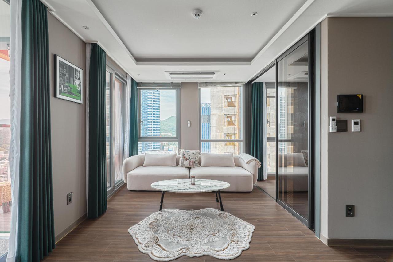 Sienna Ambassador Residence Busan Eksteriør billede